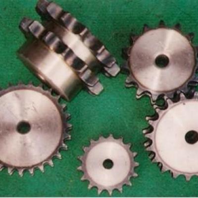 What is the difference between the sprocket and the pulley? What is the difference between the sprocket and the pulley?