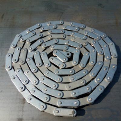 What are the important roles of conveyor chains in modern food transportation?